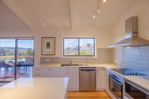 Arthouse Freycinet - Lightning Ridge Tourism 9
