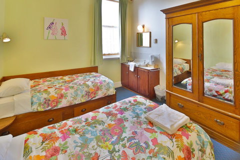 Astor Private Hotel - Lightning Ridge Tourism 13
