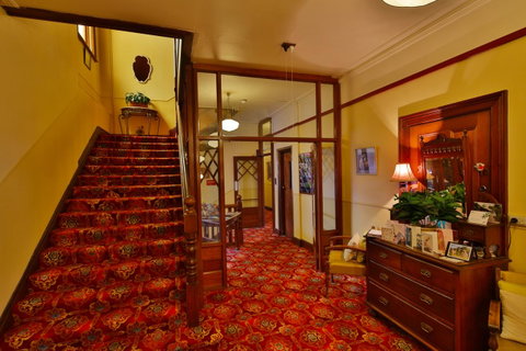 Astor Private Hotel - Lightning Ridge Tourism 24