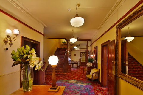 Astor Private Hotel - Lightning Ridge Tourism 0