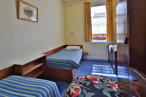 Astor Private Hotel - Lightning Ridge Tourism 9