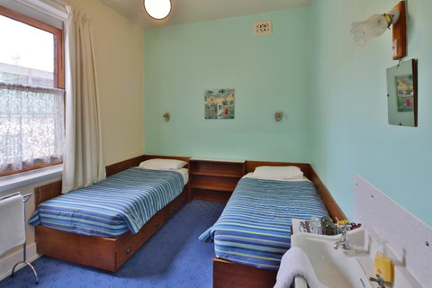 Astor Private Hotel - Lightning Ridge Tourism 27