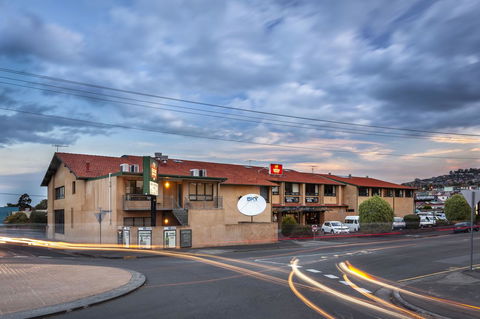 Black Buffalo - Lightning Ridge Tourism 16