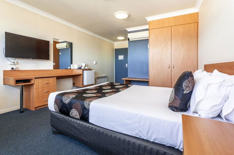 Black Buffalo - Lightning Ridge Tourism 6