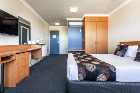 Black Buffalo - Lightning Ridge Tourism 4