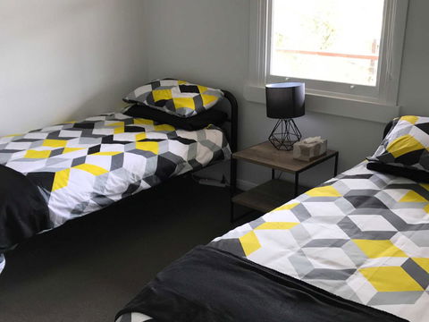 Derby Digs Cottage - Lightning Ridge Tourism 2