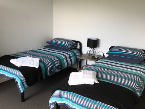Derby Digs Cottage - Lightning Ridge Tourism 1