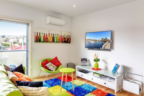 Bellerive Marina View Apartments No 28 - Lightning Ridge Tourism 1