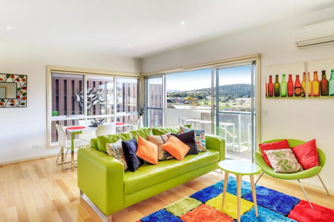 Bellerive Marina View Apartments No 28 - Lightning Ridge Tourism 2