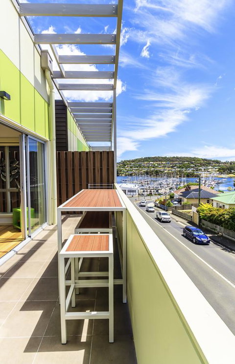 Bellerive Marina View Apartments No 28 - Lightning Ridge Tourism 19