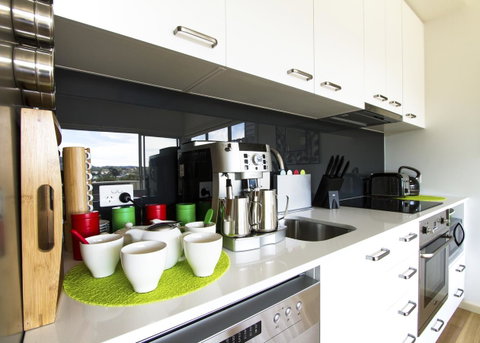 Bellerive Marina View Apartments No 28 - Lightning Ridge Tourism 5