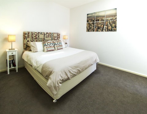 Bellerive Marina View Apartments No 28 - Lightning Ridge Tourism 14