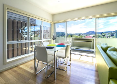 Bellerive Marina View Apartments No 28 - Lightning Ridge Tourism 6