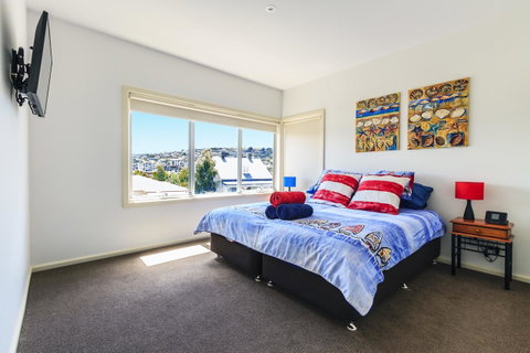 Bellerive Marina View Apartments No 28 - Lightning Ridge Tourism 11
