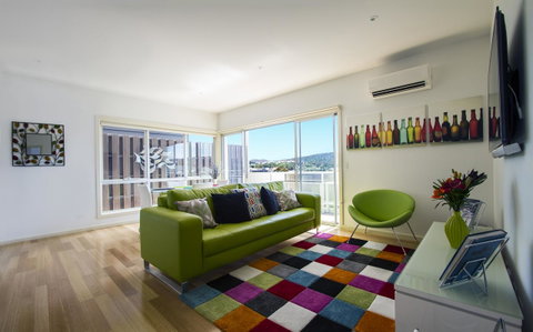 Bellerive Marina View Apartments No 28 - Lightning Ridge Tourism 3