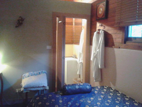 St. Pauls Bed & Breakfast - Lightning Ridge Tourism 42