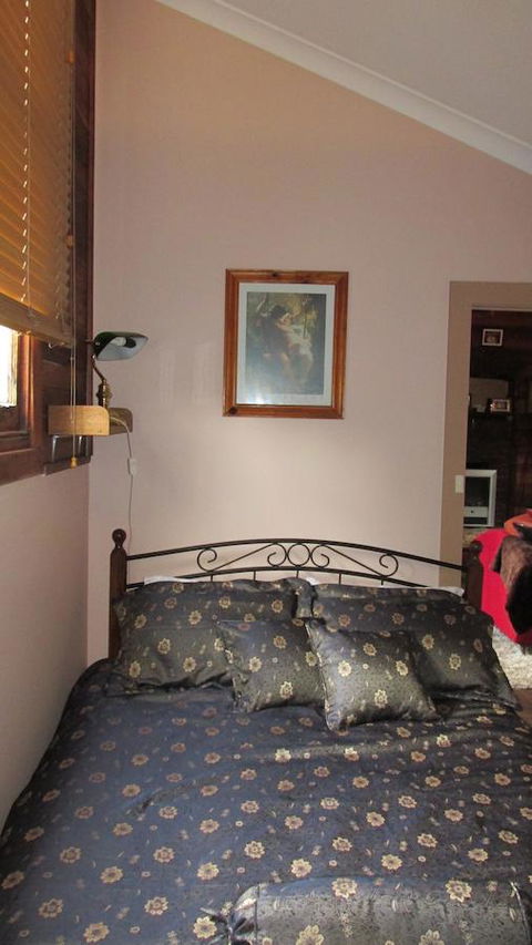 St. Pauls Bed & Breakfast - Lightning Ridge Tourism 29