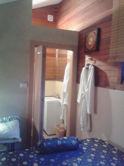 St. Pauls Bed & Breakfast - Lightning Ridge Tourism 38