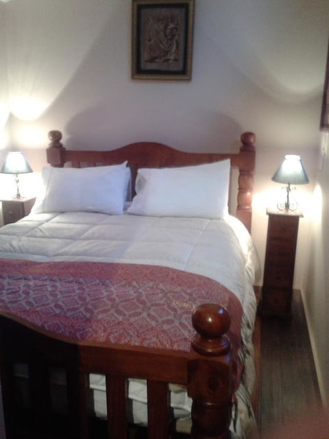 St. Pauls Bed & Breakfast - Lightning Ridge Tourism 36