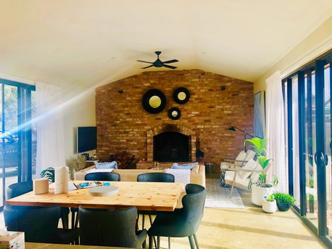 EMBRACING EVANDALE - Hosted By L'Abode Accommodation - Lightning Ridge Tourism 1