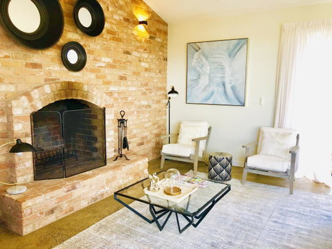 EMBRACING EVANDALE - Hosted By L'Abode Accommodation - Lightning Ridge Tourism 8