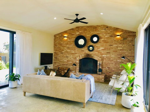 EMBRACING EVANDALE - Hosted By L'Abode Accommodation - Lightning Ridge Tourism 7