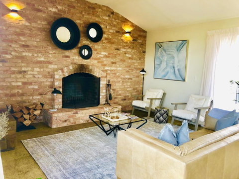 EMBRACING EVANDALE - Hosted By L'Abode Accommodation - Lightning Ridge Tourism 10
