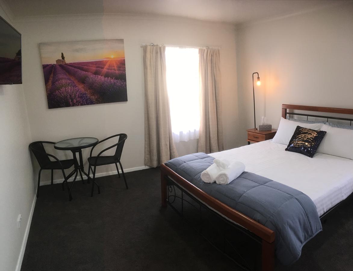 Don TAS Lightning Ridge Tourism