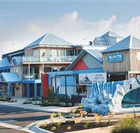 The Island Accommodation - Lightning Ridge Tourism