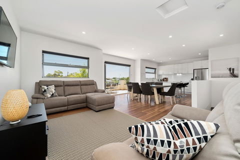 Rosewater Townhouses Dromana - Lightning Ridge Tourism 0