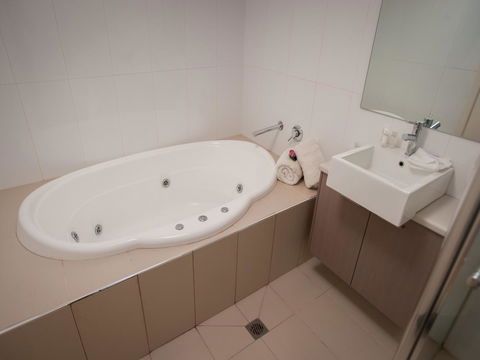 Great Ocean Road Resort - Lightning Ridge Tourism 22
