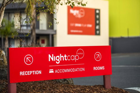 Nightcap At Matthew Flinders Hotel - Lightning Ridge Tourism 27