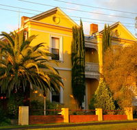 Campbell st Lodge - Lightning Ridge Tourism