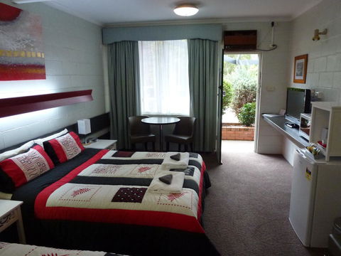 The Grampians Motel - Lightning Ridge Tourism 11