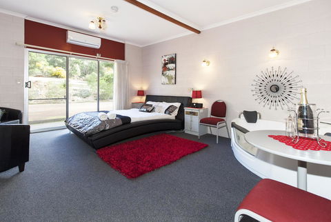 The Grampians Motel - Lightning Ridge Tourism 5