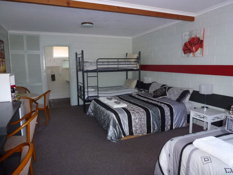 The Grampians Motel - Lightning Ridge Tourism 35