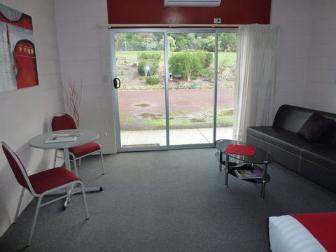 The Grampians Motel - Lightning Ridge Tourism 33