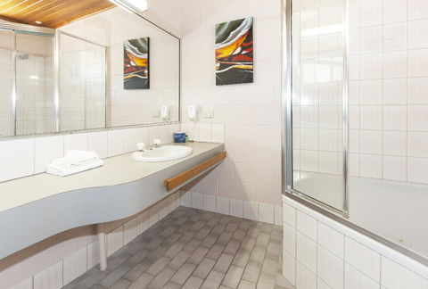 The Grampians Motel - Lightning Ridge Tourism 16