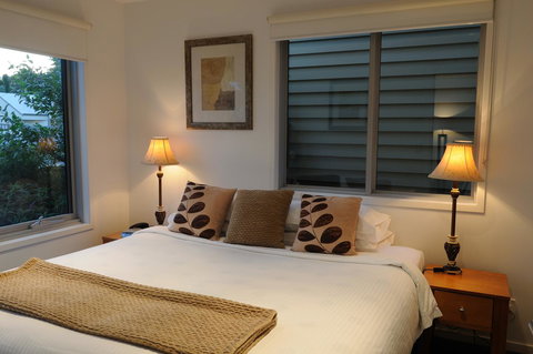 The Victoria Apartments - Lightning Ridge Tourism 5