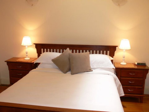 The Victoria Apartments - Lightning Ridge Tourism 24