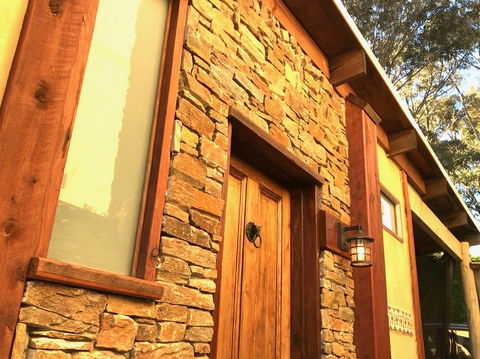 Villa Mallorca - Lightning Ridge Tourism 18