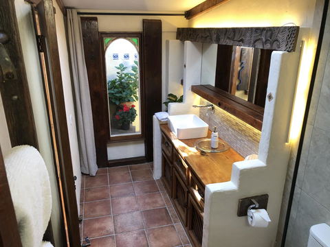 Villa Mallorca - Lightning Ridge Tourism 15