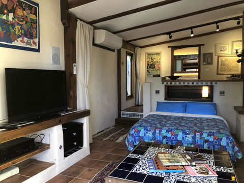 Villa Mallorca - Lightning Ridge Tourism 13