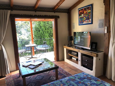 Villa Mallorca - Lightning Ridge Tourism 11