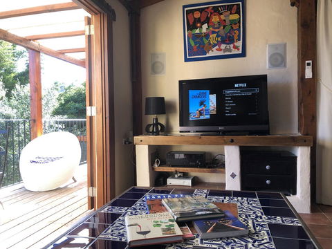 Villa Mallorca - Lightning Ridge Tourism 8