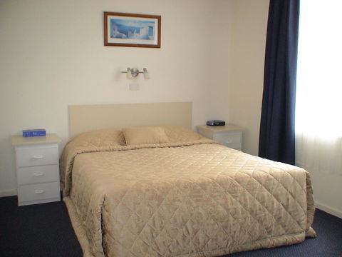 Heyfield Motel And Apartments - Lightning Ridge Tourism 6