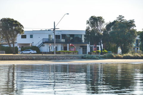 Heyfield Motel And Apartments - Lightning Ridge Tourism 5