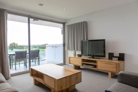 The Dolphin Apartments - Lightning Ridge Tourism 18