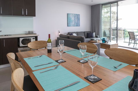 The Dolphin Apartments - Lightning Ridge Tourism 20