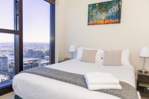 Melbourne SkyHigh Apartments - Lightning Ridge Tourism 6